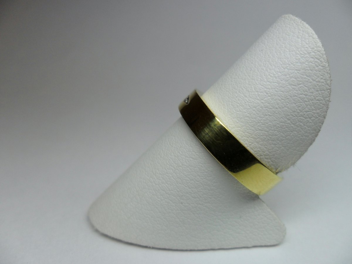 Basis Ring Geelgoud met Diamant 0.02 crt.